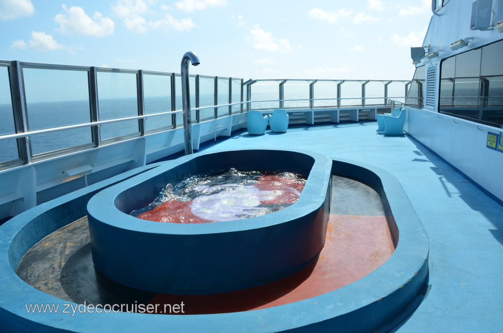 009: Carnival Conquest, Nov 15, 2011, Sea Day 2, Kiddie Pool, 