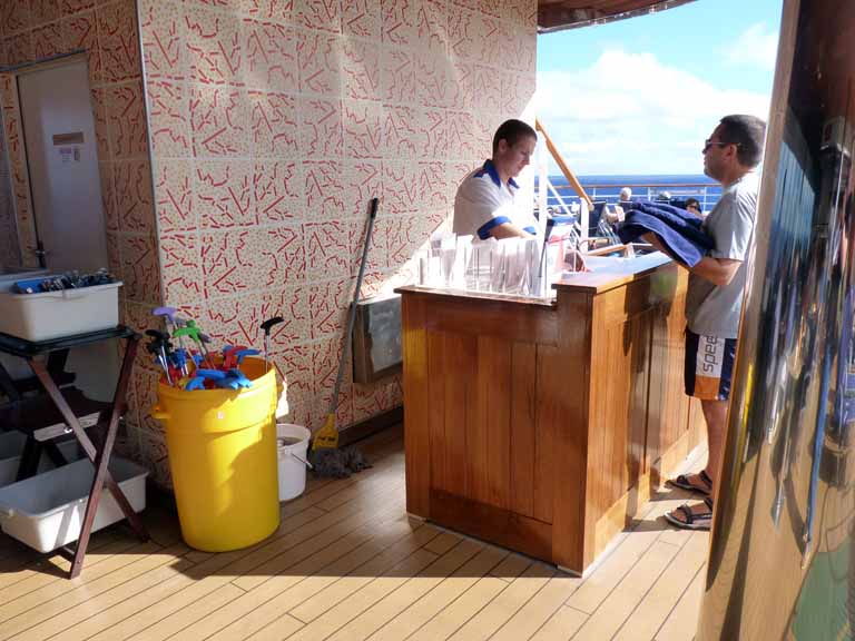 1855: Carnival Dream, Transatlantic Cruise, Mini Golf Club Station