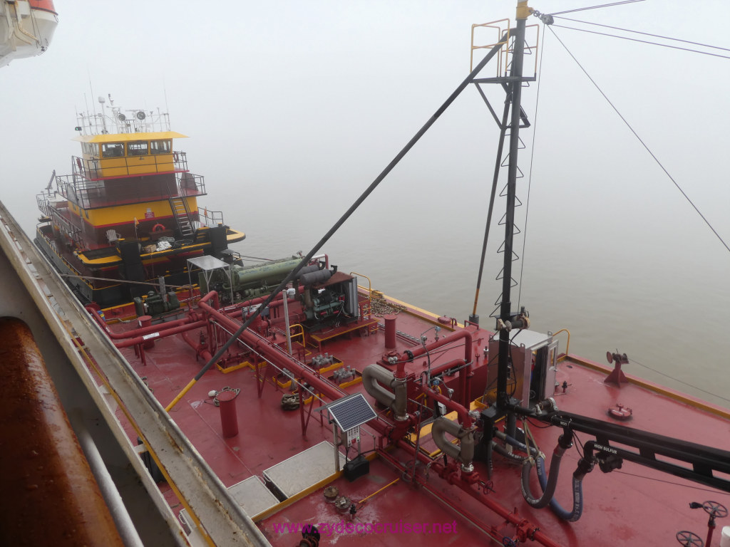 059a: Carnival Dream Cruise, New Orleans refueling in the fog 