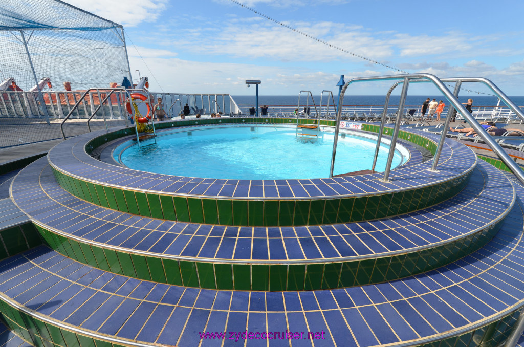 049: Carnival Elation, Fun Day at Sea 1, A small pool, 