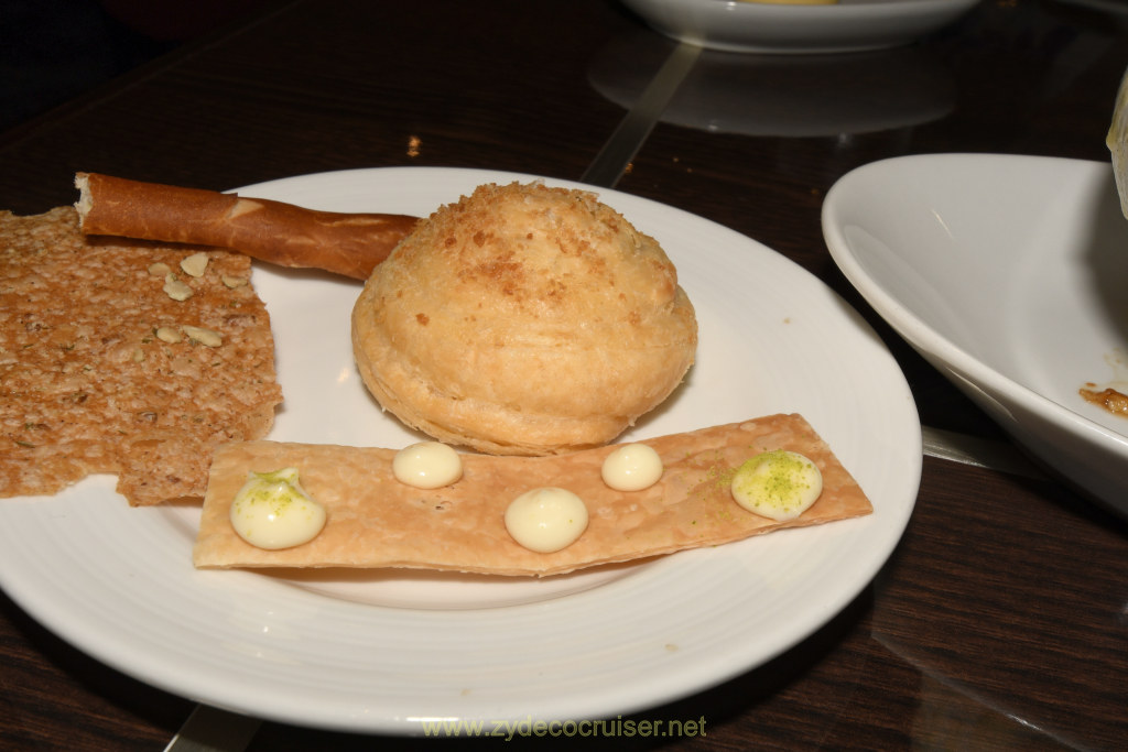 129: Carnival Legend, Fahrenheit 555 Steakhouse, 