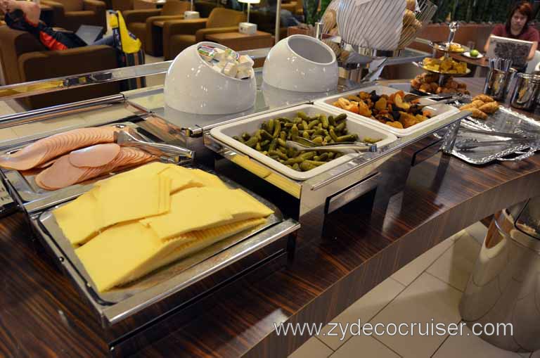 040: KLM Crown Lounge, Terminal D, AMS airport, Snacks