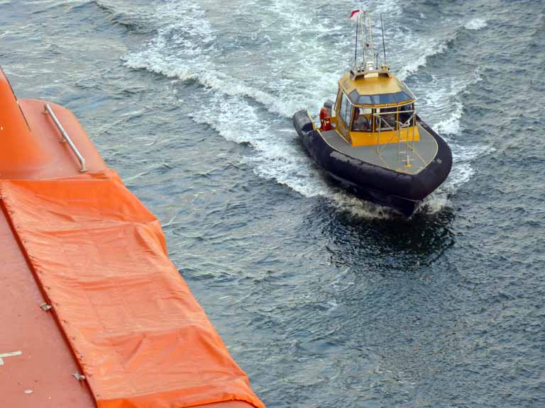 301: Carnival Spirit, Hilo, Hawaii - Pilot Boat