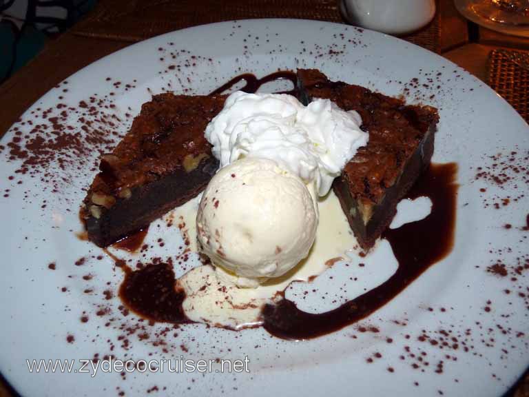 244: Outrigger Canoe Club, Honolulu, Hawaii, Fudge Walnut Brownie a la mode - Delicious!