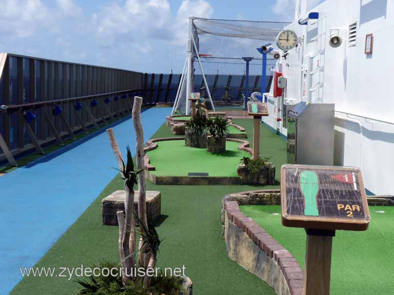 100: Carnival Spirit, Sea Day 1 - Mini Golf
