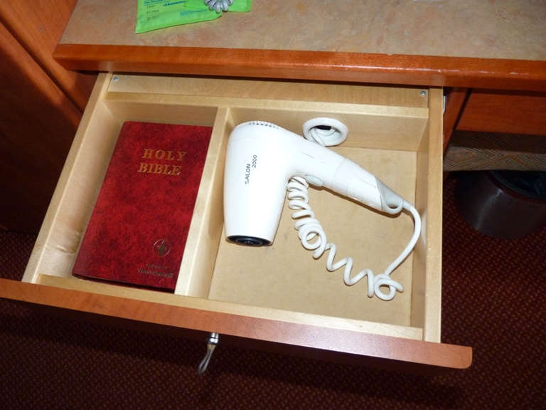 009: Carnival Spirit, Sea Day 2 - Hair dryer