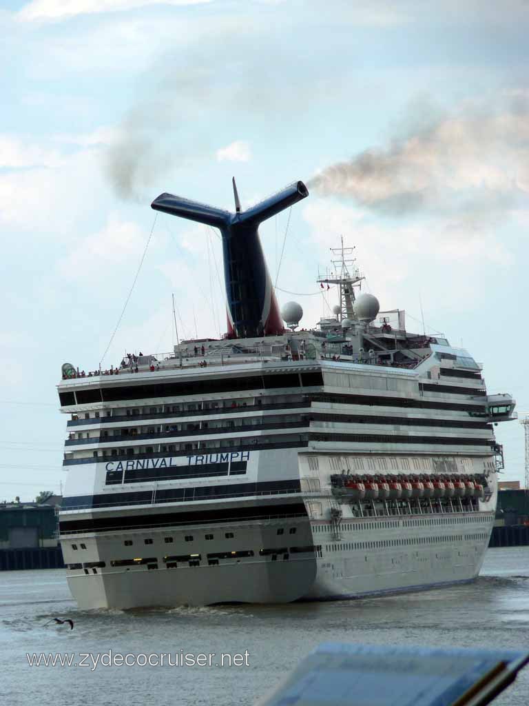 051: Carnival Triumph, New Orleans Sail Away, September 11, 2010, Algiers Point River Bend