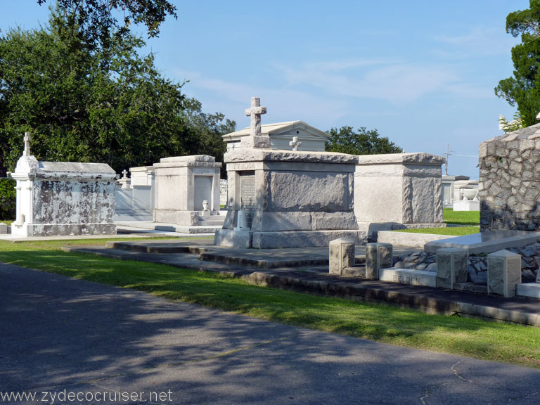 118: Lake Lawn Metairie Cemetery to check on Dad