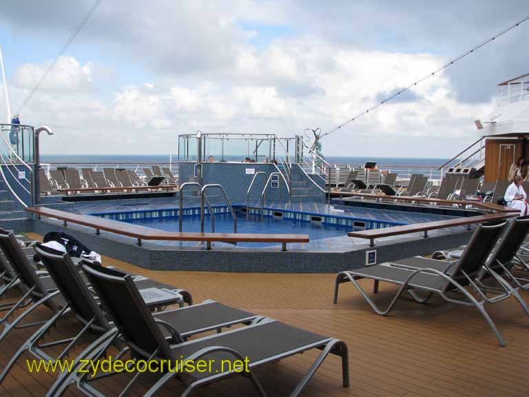 079: Carnival Splendor, 3 Day, Sea Day, Linear Lido Pool